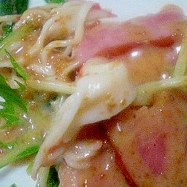 「厚切りベーコンと水菜のささっと炒めサラダ」